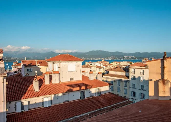 Toit Terrasse Centre Historique * Ajaccio (Corsica)